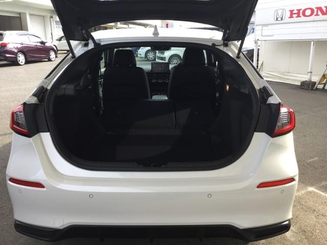 ���A�V�[�g��O�ɓ|���΁A��葽���̉ו���ςނ��Ƃ��ł��܂��B