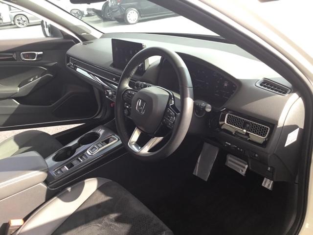 �y���F�g�d�u�z���s�V�[���ɍ��킹�āA�d�u�E�n�C�u���b�h�E�G���W���̂R�̃��[�h�������Ő؂�ւ���̂ŁA�X��肩�獂�����s�܂ŃX���[�Y�ȃh���C�u���y���߂܂���I