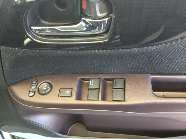 Ｎ－ＯＮＥ プレミアム・Ｌパッケージ　ＣＤ・ＵＳＢコンポ　運転席助手席エアバック　セキュリティーアラーム　パワーウインドウ　ＥＳＣ　キーレスエントリー　パワステ　運転席エアバッグ　エアコン　ＡＢＳ　ベンチシート　スマートキーシステム（12枚目）