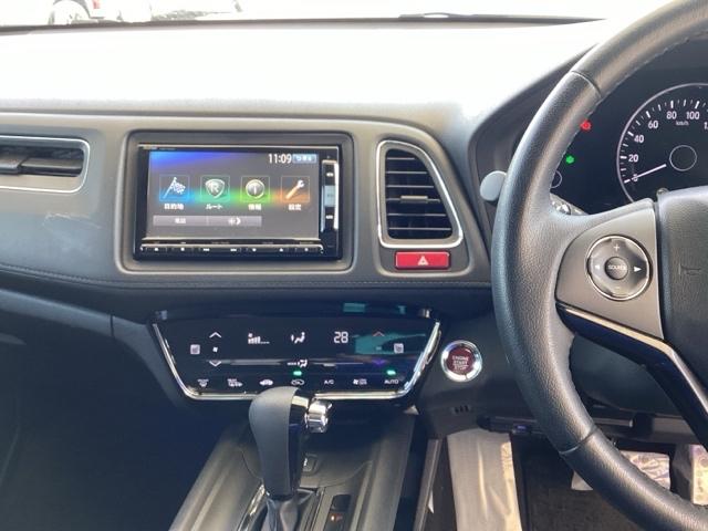 ヴェゼル Ｓ　あんしんパッケージ　純正ナビ　ＥＴＣ　ＡＢＳ付　Ａストップ　オートエアコン　衝突軽減装置　サイドエアバック　イモビライザー　リアカメラ　フルセグ　スマートキーシステム　横滑り防止　ＬＥＤヘッドランプ（3枚目）