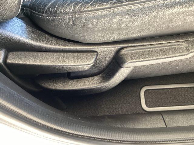 ヴェゼル Ｓ　あんしんパッケージ　純正ナビ　ＥＴＣ　ＡＢＳ付　Ａストップ　オートエアコン　衝突軽減装置　サイドエアバック　イモビライザー　リアカメラ　フルセグ　スマートキーシステム　横滑り防止　ＬＥＤヘッドランプ（28枚目）