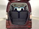 後席を倒さなくても、ゆとりある荷室。