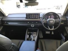 広びろとした視界が運転にゆとりを広げます。 2