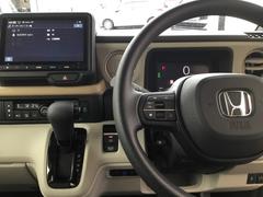 ドライブの必需品。見やすい・使いやすいＨｏｎｄａ純正のメモリーナビを搭載。 3