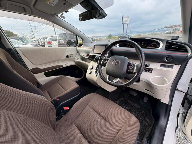 シエンタ Ｇ　両側電動スライドドア　純正ナビ　ＴＶ　バックカメラ　レーンアシスト　オートマチックハイビーム　ＬＥＤヘッドライト　コーナーセンサー（6枚目）