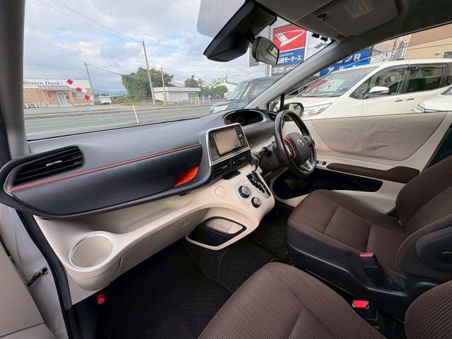 シエンタ Ｇ　両側電動スライドドア　純正ナビ　ＴＶ　バックカメラ　レーンアシスト　オートマチックハイビーム　ＬＥＤヘッドライト　コーナーセンサー（8枚目）