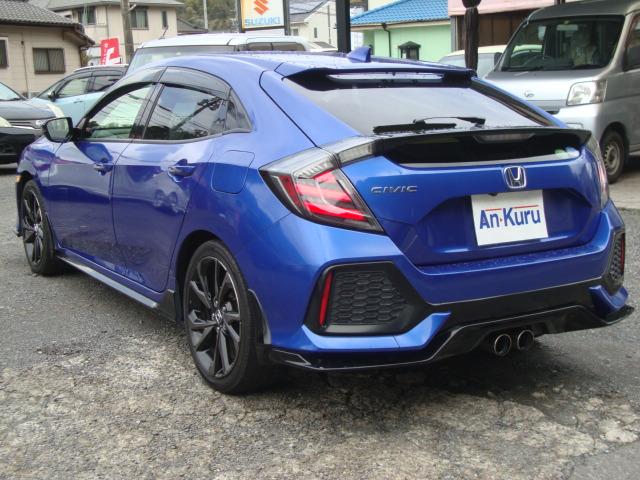 シビック ハッチバック　ホンダセンシング　ターボ付き車　ワンオーナー　ドラレコ　無限テール　ナビ装着用スペシャルパッケージ＋ＥＴＣ車載器　ＬＥＤヘッドライト　ホンダセンシング　渋滞追従機能　クルーズコントロール　１８インチアルミ（6枚目）