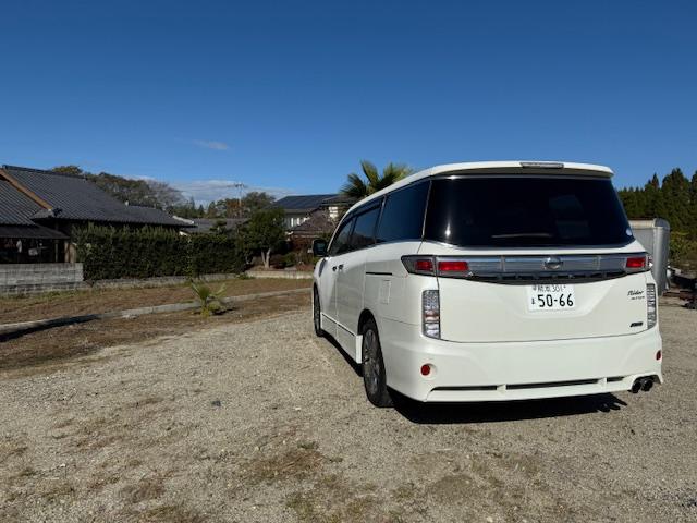 エルグランド ライダー　黒本革シート　ＡＵＴＥＣＨ（9枚目）