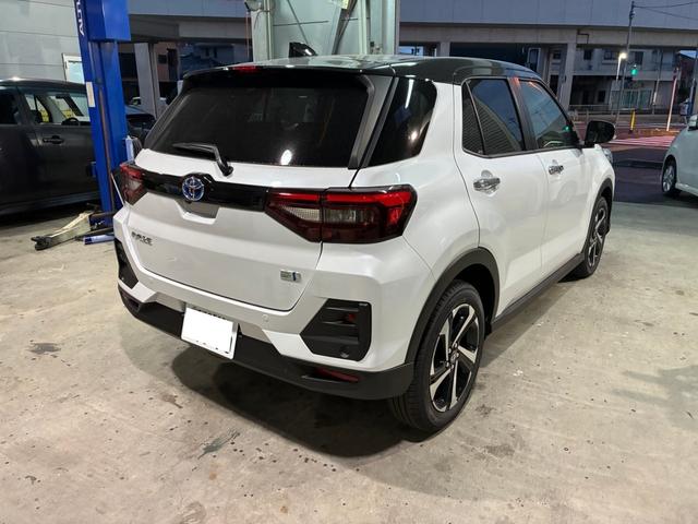 ライズ Ｚ　ハイブリッドＺ　純正９インチナビ　全方位カメラ　ブラインドスポットモニター　リアクロストラフィックアラート　ＬＥＤヘッドライト　アルミホイール　シートヒーター　前後ドライブレコーダー　ＥＴＣ（4枚目）