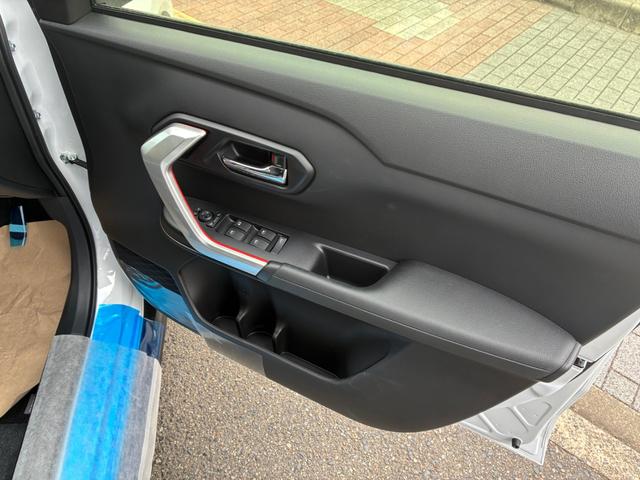 ライズ Ｚ　ハイブリッドＺ　純正９インチナビ　全方位カメラ　ブラインドスポットモニター　リアクロストラフィックアラート　ＬＥＤヘッドライト　アルミホイール　シートヒーター　前後ドライブレコーダー　ＥＴＣ（10枚目）