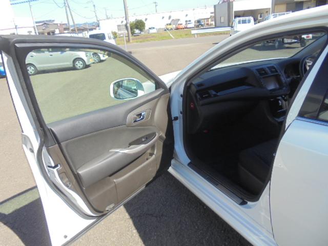 クラウン アスリート　スペシャルナビパッケージ　純正ナビＴＶ（ＣＤ／ＤＶＤ再生確認済み）＋バックモニター　クルーズコントロール　スマートキー　エンジンプッシュスタート　ＨＩＤヘッドライト　オートライト　ビルトインタイプＥＴＣ　前後ドライブレコーダー（3枚目）