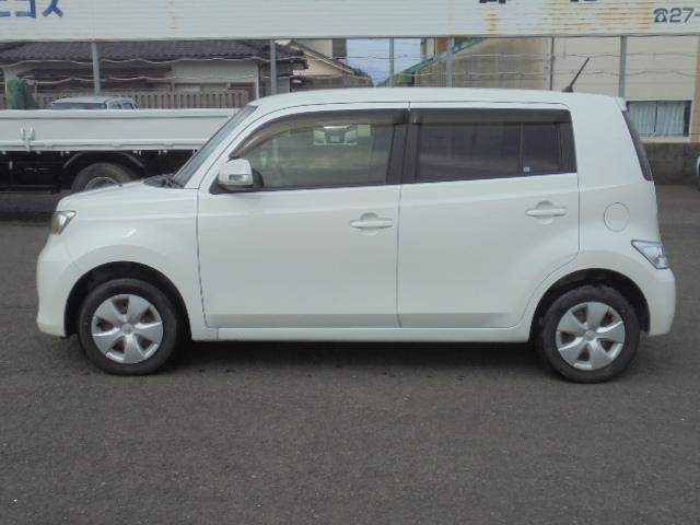 bB S 純正ナビTV 純正キーレス 前席ベンチシート 電動格納ドアミラー サイドバイザー・フロアマット 取説 ナビ取説あり 室内ルームクリーニング済(2枚目)