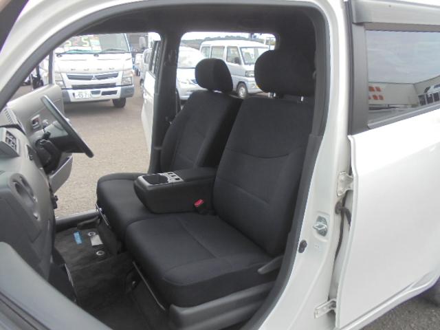 bB S 純正ナビTV 純正キーレス 前席ベンチシート 電動格納ドアミラー サイドバイザー・フロアマット 取説 ナビ取説あり 室内ルームクリーニング済(6枚目)