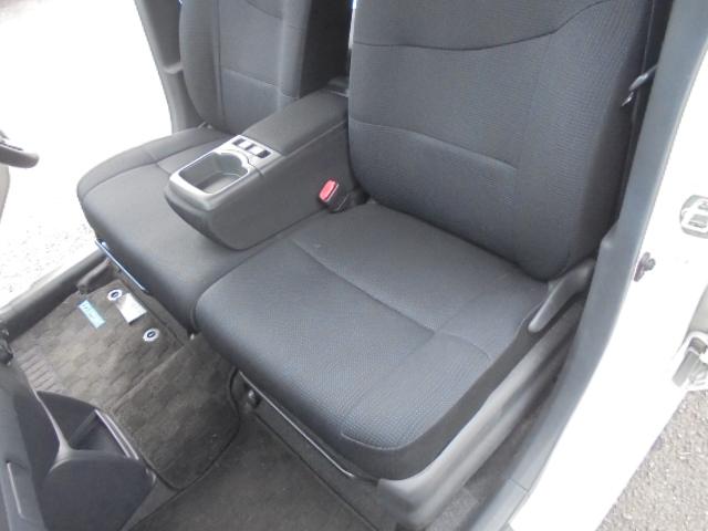 bB S 純正ナビTV 純正キーレス 前席ベンチシート 電動格納ドアミラー サイドバイザー・フロアマット 取説 ナビ取説あり 室内ルームクリーニング済(7枚目)