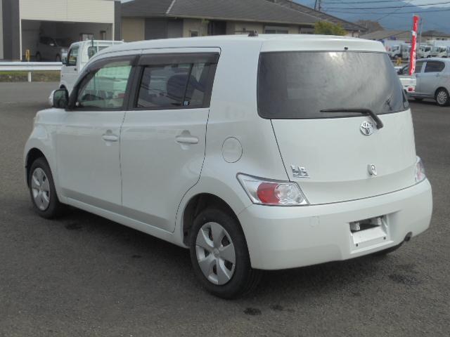 bB S 純正ナビTV 純正キーレス 前席ベンチシート 電動格納ドアミラー サイドバイザー・フロアマット 取説 ナビ取説あり 室内ルームクリーニング済(13枚目)