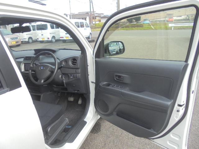 bB S 純正ナビTV 純正キーレス 前席ベンチシート 電動格納ドアミラー サイドバイザー・フロアマット 取説 ナビ取説あり 室内ルームクリーニング済(19枚目)