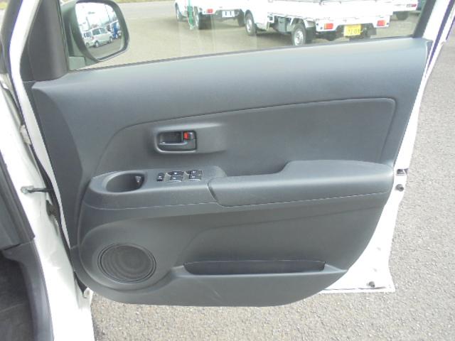 bB S 純正ナビTV 純正キーレス 前席ベンチシート 電動格納ドアミラー サイドバイザー・フロアマット 取説 ナビ取説あり 室内ルームクリーニング済(20枚目)