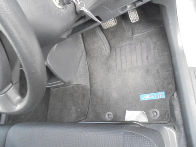 bB S 純正ナビTV 純正キーレス 前席ベンチシート 電動格納ドアミラー サイドバイザー・フロアマット 取説 ナビ取説あり 室内ルームクリーニング済(25枚目)