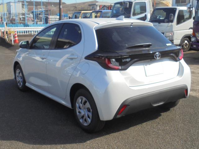 ヤリス Ｇ　登録済未使用車　純正コネクテッドナビ対応ディスプレイオーディオＴＶ＋パノラミックビューモニター　スマートキー２本　エンジンプッシュスタート　ＥＴＣ（未セットアップ）　オートライト　衝突被害軽減ブレーキ（10枚目）