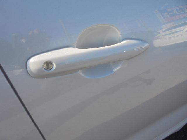 ヤリス Ｇ　登録済未使用車　純正コネクテッドナビ対応ディスプレイオーディオＴＶ＋パノラミックビューモニター　スマートキー２本　エンジンプッシュスタート　ＥＴＣ（未セットアップ）　オートライト　衝突被害軽減ブレーキ（22枚目）