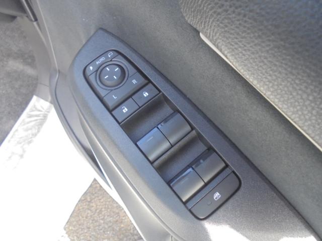 ヤリス Ｇ　登録済未使用車　純正コネクテッドナビ対応ディスプレイオーディオＴＶ＋パノラミックビューモニター　スマートキー２本　エンジンプッシュスタート　ＥＴＣ（未セットアップ）　オートライト　衝突被害軽減ブレーキ（25枚目）