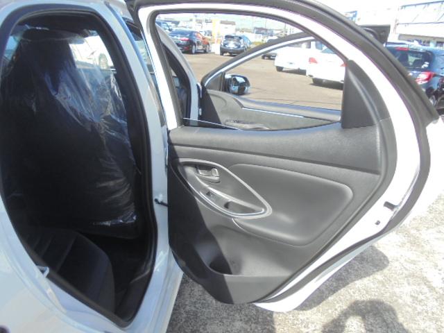 ヤリス Ｇ　登録済未使用車　純正コネクテッドナビ対応ディスプレイオーディオＴＶ＋パノラミックビューモニター　スマートキー２本　エンジンプッシュスタート　ＥＴＣ（未セットアップ）　オートライト　衝突被害軽減ブレーキ（28枚目）