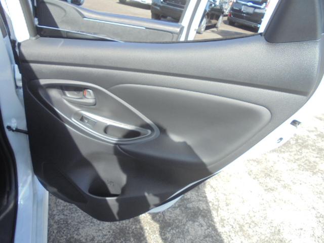 ヤリス Ｇ　登録済未使用車　純正コネクテッドナビ対応ディスプレイオーディオＴＶ＋パノラミックビューモニター　スマートキー２本　エンジンプッシュスタート　ＥＴＣ（未セットアップ）　オートライト　衝突被害軽減ブレーキ（29枚目）