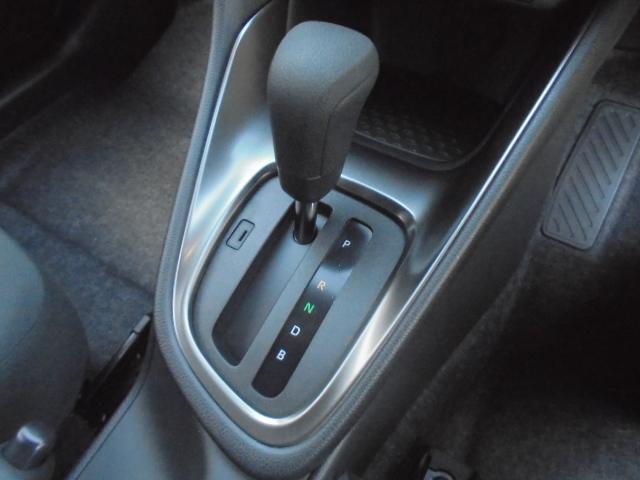 ヤリス Ｇ　登録済未使用車　純正コネクテッドナビ対応ディスプレイオーディオＴＶ＋パノラミックビューモニター　スマートキー２本　エンジンプッシュスタート　ＥＴＣ（未セットアップ）　オートライト　衝突被害軽減ブレーキ（52枚目）