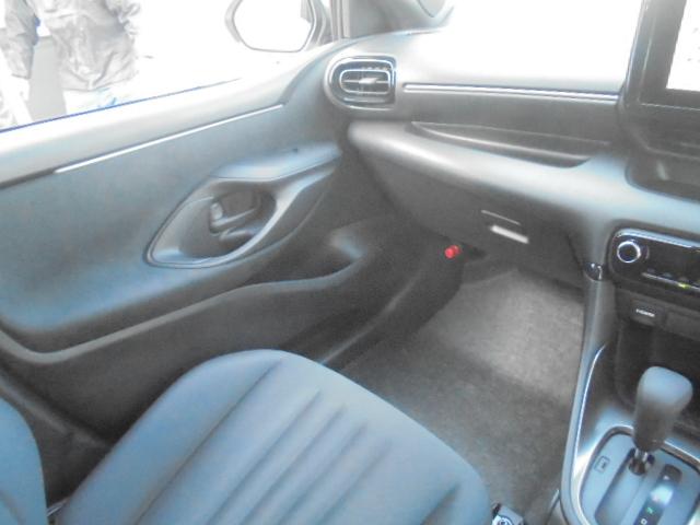 ヤリス Ｇ　登録済未使用車　純正コネクテッドナビ対応ディスプレイオーディオＴＶ＋パノラミックビューモニター　スマートキー２本　エンジンプッシュスタート　ＥＴＣ（未セットアップ）　オートライト　衝突被害軽減ブレーキ（55枚目）