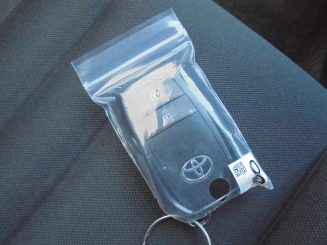 ヤリス Ｇ　登録済未使用車　純正コネクテッドナビ対応ディスプレイオーディオＴＶ＋パノラミックビューモニター　スマートキー２本　エンジンプッシュスタート　ＥＴＣ（未セットアップ）　オートライト　衝突被害軽減ブレーキ（56枚目）