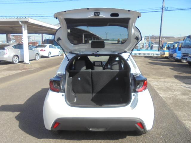 ヤリス Ｇ　登録済未使用車　純正コネクテッドナビ対応ディスプレイオーディオＴＶ＋パノラミックビューモニター　スマートキー２本　エンジンプッシュスタート　ＥＴＣ（未セットアップ）　オートライト　衝突被害軽減ブレーキ（58枚目）