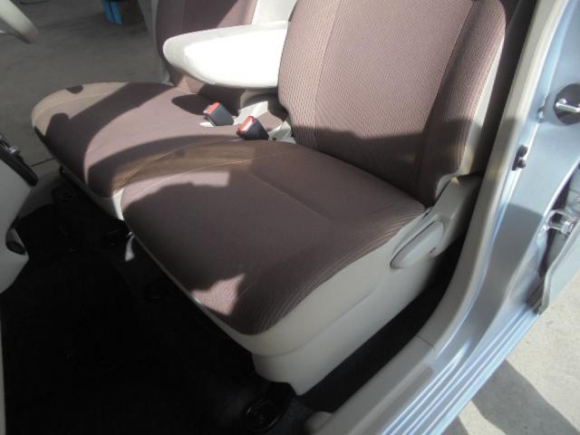 eKワゴン E 社外メモリーナビワンセグTV+バックモニター 純正キーレス ETC 運転席シートヒーター 横滑り防止機能 フロアマット・サイドバイザー 取説 ジャッキ工具・パンク修理キット搭載 室内ルームクリーニング(6枚目)