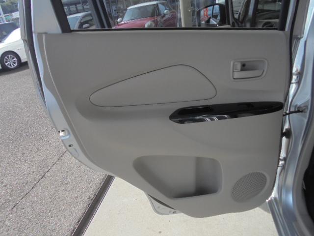 eKワゴン E 社外メモリーナビワンセグTV+バックモニター 純正キーレス ETC 運転席シートヒーター 横滑り防止機能 フロアマット・サイドバイザー 取説 ジャッキ工具・パンク修理キット搭載 室内ルームクリーニング(8枚目)