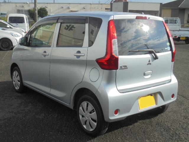 eKワゴン E 社外メモリーナビワンセグTV+バックモニター 純正キーレス ETC 運転席シートヒーター 横滑り防止機能 フロアマット・サイドバイザー 取説 ジャッキ工具・パンク修理キット搭載 室内ルームクリーニング(12枚目)