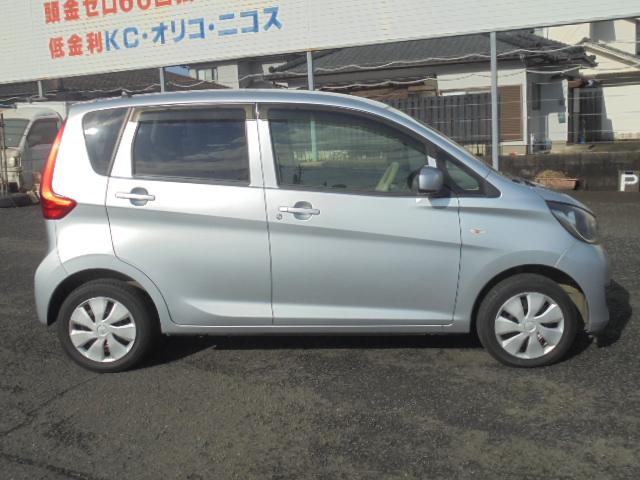 eKワゴン E 社外メモリーナビワンセグTV+バックモニター 純正キーレス ETC 運転席シートヒーター 横滑り防止機能 フロアマット・サイドバイザー 取説 ジャッキ工具・パンク修理キット搭載 室内ルームクリーニング(16枚目)