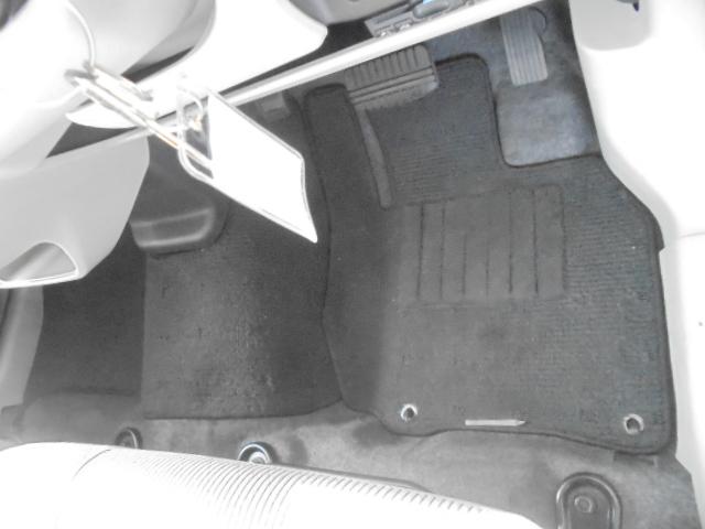 eKワゴン E 社外メモリーナビワンセグTV+バックモニター 純正キーレス ETC 運転席シートヒーター 横滑り防止機能 フロアマット・サイドバイザー 取説 ジャッキ工具・パンク修理キット搭載 室内ルームクリーニング(23枚目)