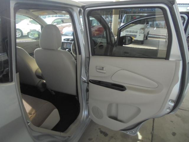 eKワゴン E 社外メモリーナビワンセグTV+バックモニター 純正キーレス ETC 運転席シートヒーター 横滑り防止機能 フロアマット・サイドバイザー 取説 ジャッキ工具・パンク修理キット搭載 室内ルームクリーニング(24枚目)