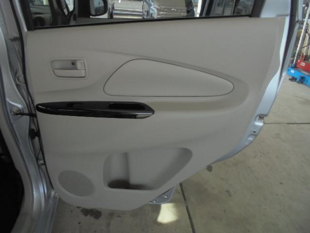 eKワゴン E 社外メモリーナビワンセグTV+バックモニター 純正キーレス ETC 運転席シートヒーター 横滑り防止機能 フロアマット・サイドバイザー 取説 ジャッキ工具・パンク修理キット搭載 室内ルームクリーニング(25枚目)