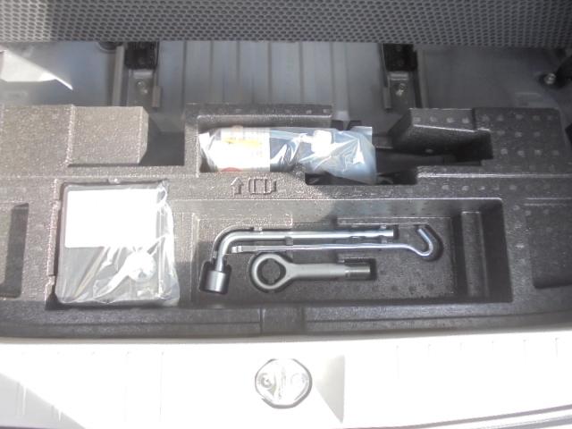 eKワゴン E 社外メモリーナビワンセグTV+バックモニター 純正キーレス ETC 運転席シートヒーター 横滑り防止機能 フロアマット・サイドバイザー 取説 ジャッキ工具・パンク修理キット搭載 室内ルームクリーニング(52枚目)