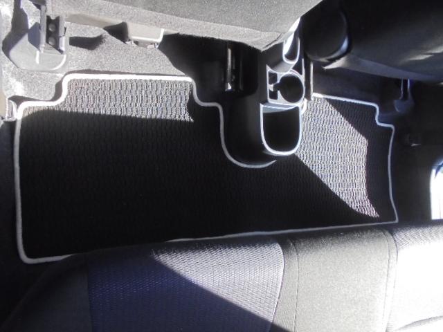 ヴィッツ １．０Ｆ　ＬＥＤエディション　純正ナビＴＶ＋バックモニター　スマートキー×２本　エンジンプッシュスタート　ビルトインタイプＥＴＣ　前方ドライブレコーダー　オートハイビーム　オートライト　衝突被害軽減ブレーキ　車線逸脱警報装置（11枚目）