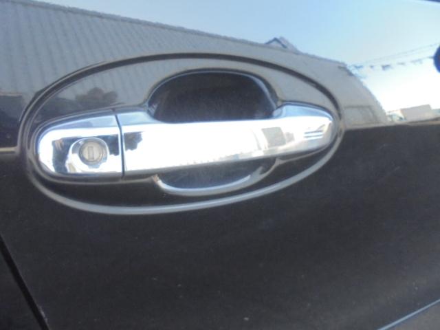 ヴィッツ １．０Ｆ　ＬＥＤエディション　純正ナビＴＶ＋バックモニター　スマートキー×２本　エンジンプッシュスタート　ビルトインタイプＥＴＣ　前方ドライブレコーダー　オートハイビーム　オートライト　衝突被害軽減ブレーキ　車線逸脱警報装置（19枚目）