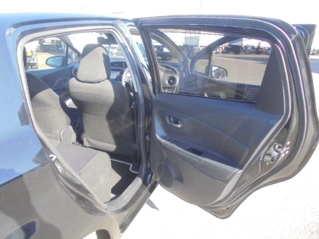 ヴィッツ １．０Ｆ　ＬＥＤエディション　純正ナビＴＶ＋バックモニター　スマートキー×２本　エンジンプッシュスタート　ビルトインタイプＥＴＣ　前方ドライブレコーダー　オートハイビーム　オートライト　衝突被害軽減ブレーキ　車線逸脱警報装置（28枚目）