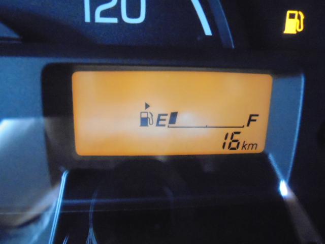 キャリイトラック KCエアコン・パワステ 届出済未使用車 デユアルカメラブレーキサポート パートタイム4WD フロア5速ミッション エアコン パワステ パワーウインドウ エア-バッグ 純正キーレス オートライト パーキングセンサー 新車保証書(18枚目)