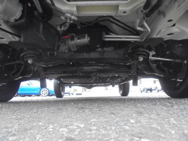 キャリイトラック KCエアコン・パワステ 届出済未使用車 デユアルカメラブレーキサポート パートタイム4WD フロア5速ミッション エアコン パワステ パワーウインドウ エア-バッグ 純正キーレス オートライト パーキングセンサー 新車保証書(30枚目)