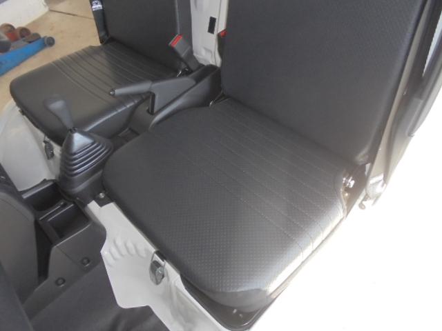 ハイゼットトラック スタンダード 2WD フロア5速ミッション 衝突被害軽減ブレーキ エアコンパワステ エア-バッグ ABS オートライト パーキングセンサー FMAMラジオ 新車保証書・取説 室内ルームクリーニング済(6枚目)