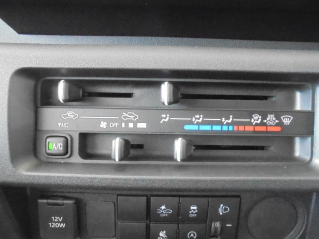 ハイゼットトラック スタンダード 2WD フロア5速ミッション 衝突被害軽減ブレーキ エアコンパワステ エア-バッグ ABS オートライト パーキングセンサー FMAMラジオ 新車保証書・取説 室内ルームクリーニング済(23枚目)