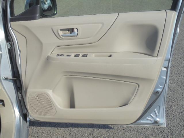 N-WGN C 純正ナビTV 衝突被害軽減ブレーキ付き 横滑り防止機能 ETC 純正キーレス オートエアコン 電動格納ドアミラー サイドバイザー・フロアマット 新車保証書・カーナビ取説 室内ルームクリーニング済(19枚目)