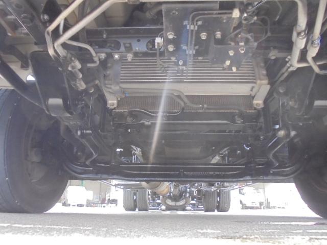 キャンター 　インパネオートマ　エアコン　パワステ　パワーウインドウ　衝突被害軽減ブレーキ　車線逸脱警報装置　横滑り防止機能　ＥＴＣ　外ナビ（ラジオ／ＣＤ／ＤＶＤブルートゥース）　長さ７６３幅２１８高さ２３７ｃｍ（46枚目）