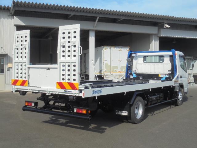 キャンター 　インパネオートマ　エアコン　パワステ　パワーウインドウ　衝突被害軽減ブレーキ　車線逸脱警報装置　横滑り防止機能　ＥＴＣ　外ナビ（ラジオ／ＣＤ／ＤＶＤブルートゥース）　長さ７６３幅２１８高さ２３７ｃｍ（67枚目）