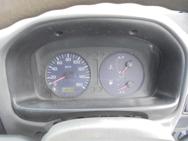 バネットトラック 　ディーゼル　５速ミッション　エアコン　パワステ　エアーバッグ　サイドバイザー　ＤＰＦ車　取説　タイミングベルト交換要　室内ルームクリーニング済　長さ４６０幅１６９高さ１８８ｃｍ（17枚目）